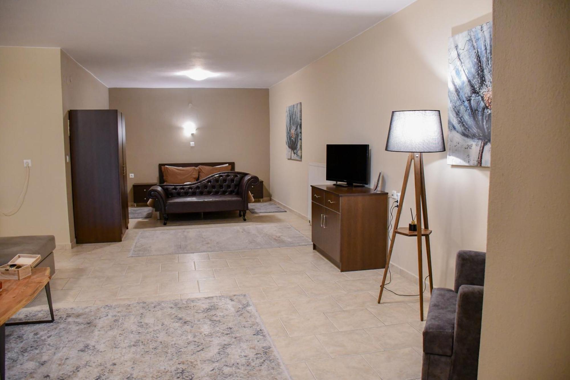 Toula Rooms Ángistron Buitenkant foto