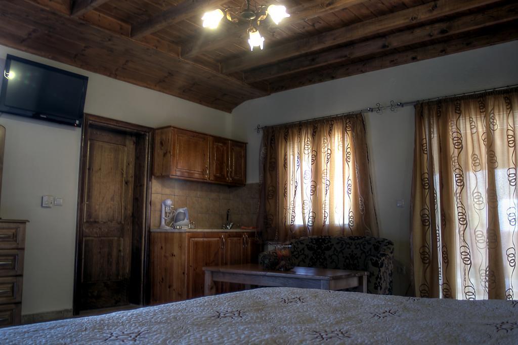 Toula Rooms Ángistron Buitenkant foto